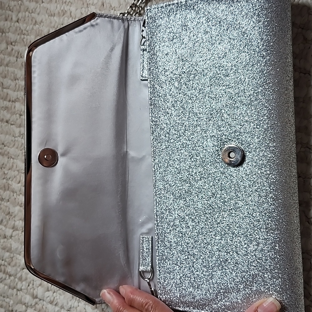 ALDO Silver Glitter Clutch - Picture 5 of 11